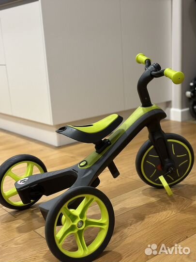 Трехколесный велосипед беговел Globber 2 в 1