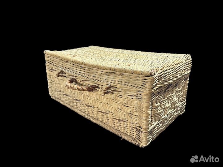 Старинный плетеный короб сундук