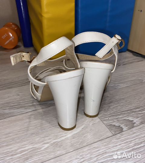 Босоножки 36