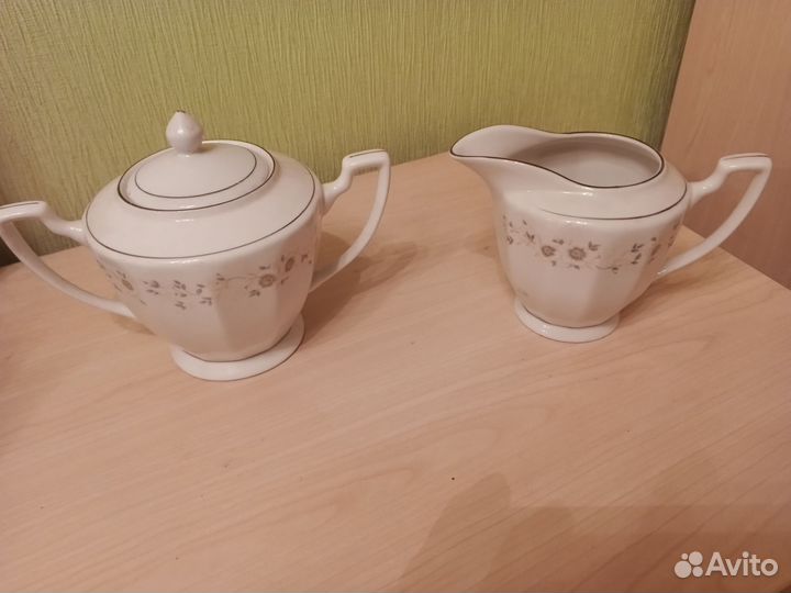 Сахарная и молочник