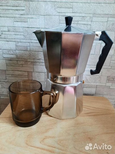 Гейзерная кофеварка новая