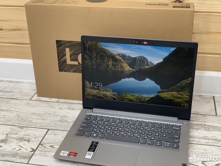 Ноутбук новый Lenovo 8/128 Gb