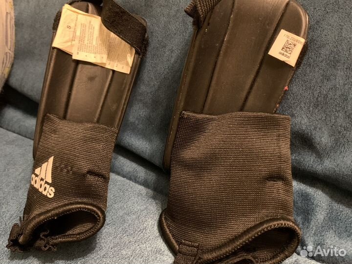 Футбольные щитки