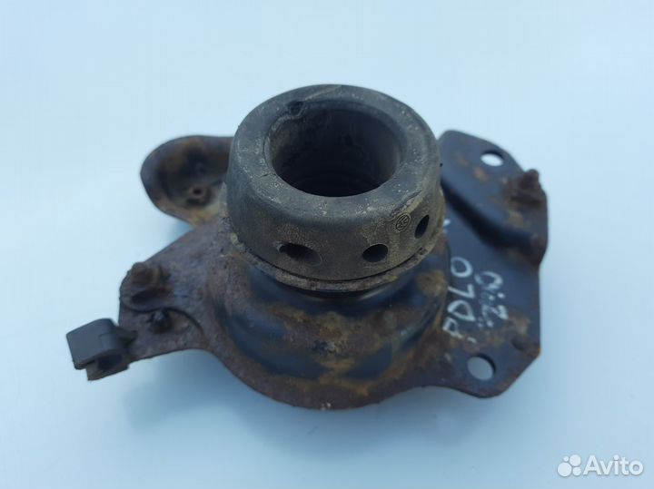 Кронштейн МКПП Volkswagen Polo 1994 1999