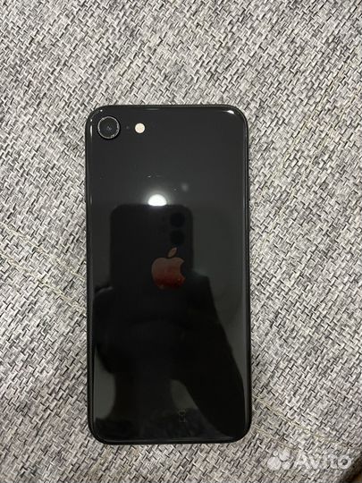 iPhone SE, 32 ГБ