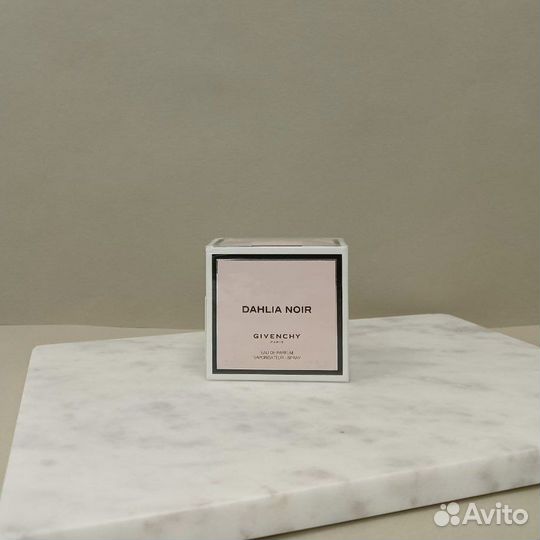 Givenchy Dahlia Noir Eau De Parfum 50 мл