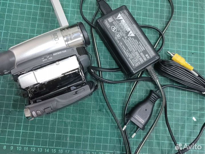 Видеокамера Sony DCR-HC36E