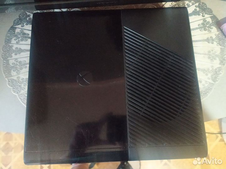 Игровая приставка xbox 360 e