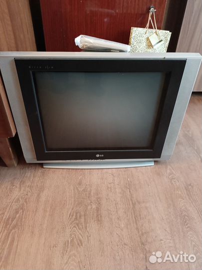 Телевизор LG21