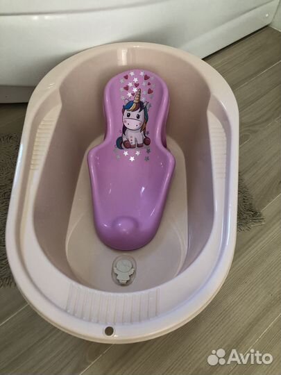 Ванночка детская со сливом и горкой для купания