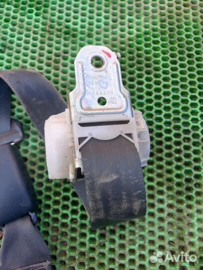 Ремень безопасности задний левый Mitsubishi Lancer