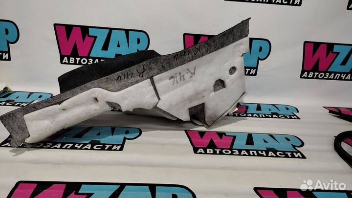 Обшивка отсека багажника правая Ford Mustang