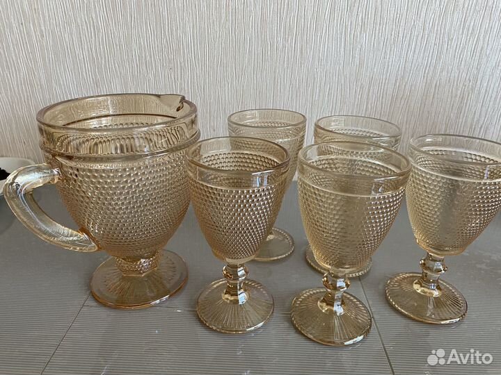 Новый графин с бокалами