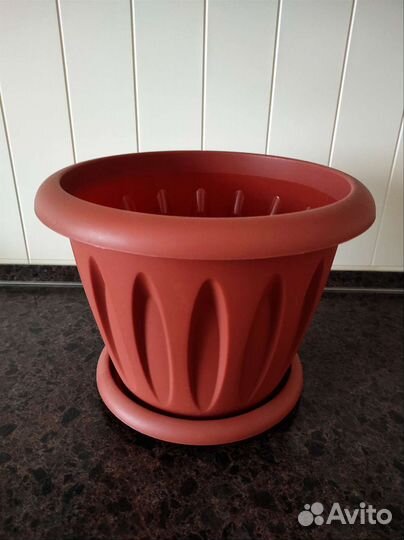 Большой горшок для растений