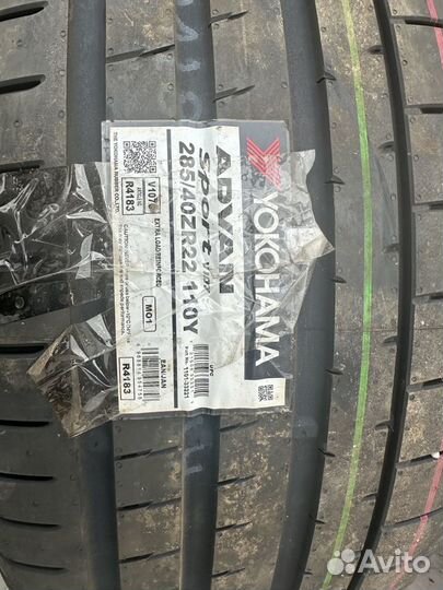 Yokohama Advan Sport V107 285/40 R22