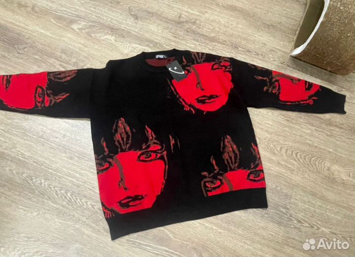 Вязаный свитер