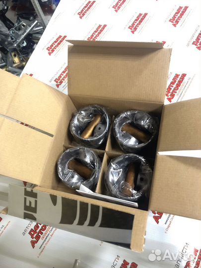 Поршни (мотокомплект) ваз