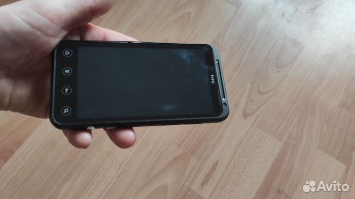 HTC EVO 3D, 1 ГБ