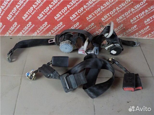 Ремень безопасности задний Volkswagen Golf MK4 AZJ