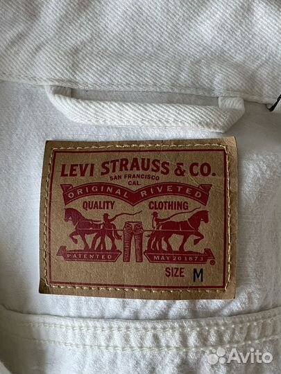 Куртка levis женская белая