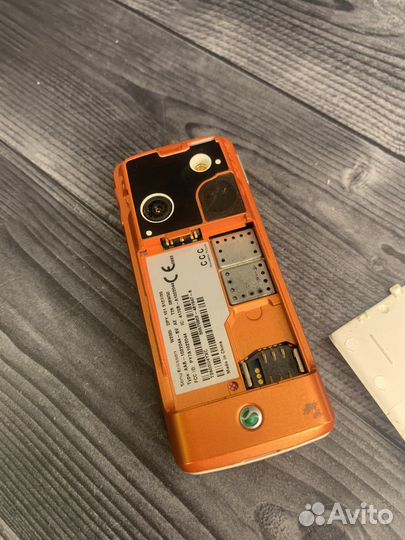 Sony Ericsson W200i