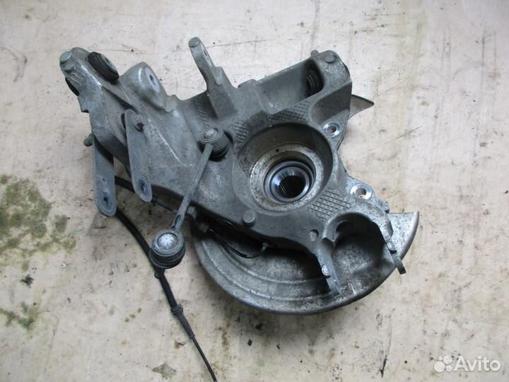 Кулак подвески задний левый Range Rover Discovery