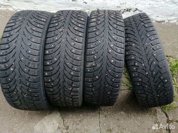 Pirelli Formula Ice 215/65 R16 98