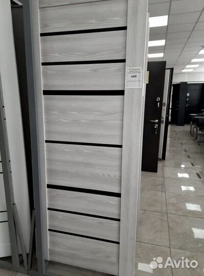 Межкомнатные дверь новые со стеклом