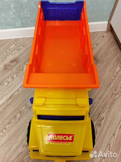 Грузовик огромный (большой) полесье