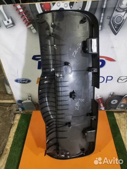 Пластик багажника Ford Focus 2 хетчбек 2.5 hydb