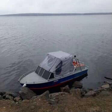 Лодка Прогресс со стационарным двигателем