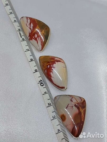 Пейзажная уральская коллекционная яшма в брошах