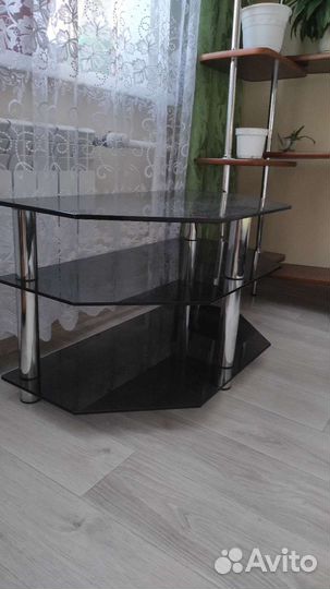 Подставка под телевизор. Журнальный столик. Тумба