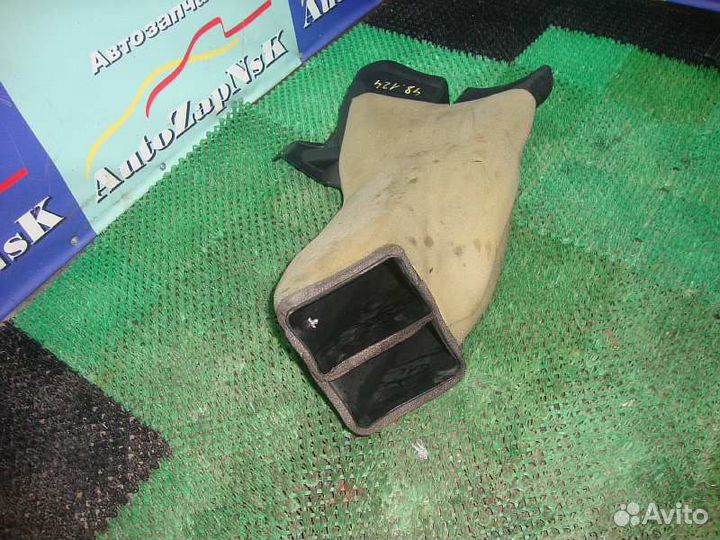 Воздуховод заднего отопителя Lexus LX570