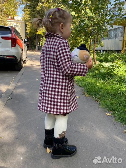 Пальто демисезонное на девочку 92-98