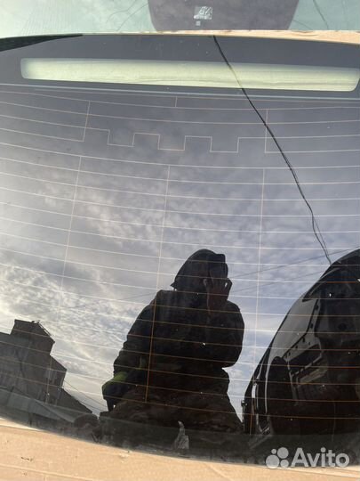 Стекло заднее Kia Quoris 3.8 Кия Кворис