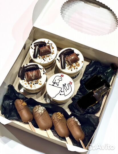 Торты, детские торты, торт-цифра, меренговый рулет