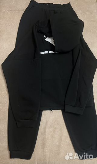 Новый спортивный костюм на флисе