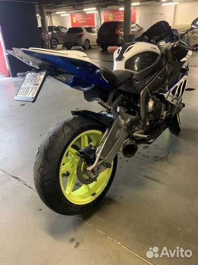 BMW S1000RR HP4