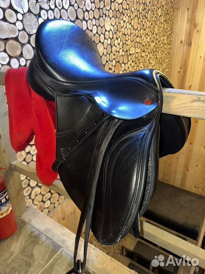 Конкурное седло троеборное универсальное