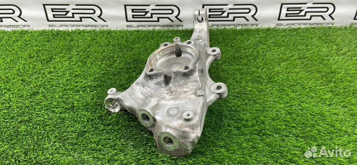 Кулак передний левый BMW F06 F10 F11 F12 F13