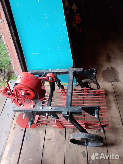 Продам картофелекопалку