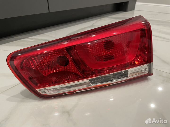 Фонарь внутренний правый задний KIA RIO 3