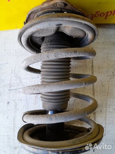 Амортизатор стойка передняя правый Hyundai Elantra