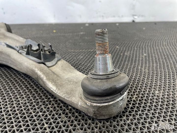 Передний правый рычаг Mercedes A-Class W176