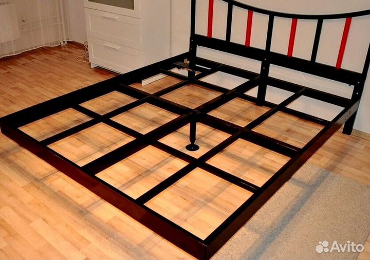 Парящая кровать с подсветкой