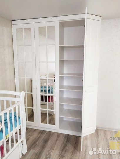 Шкаф с зеркалом