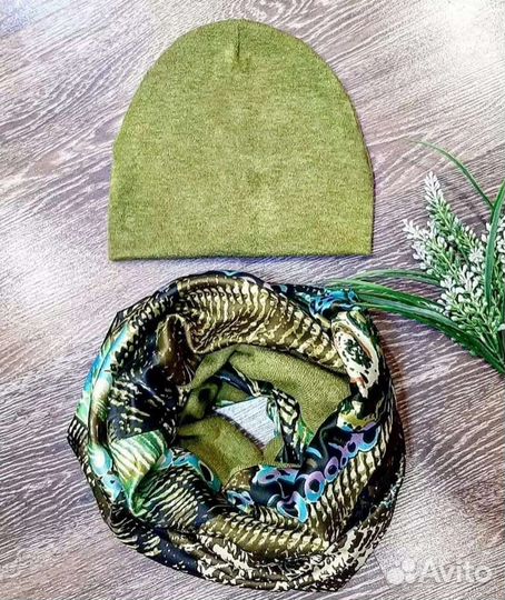 Комплект шапка и снуд в два оборота