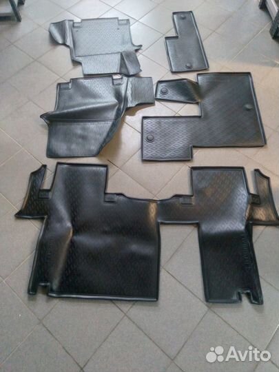 Ковры салона резиновые, комплект 8 мест, staria
