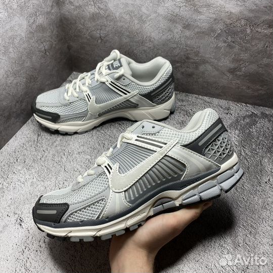 Кроссовки Nike Air Zoom Vomero 5